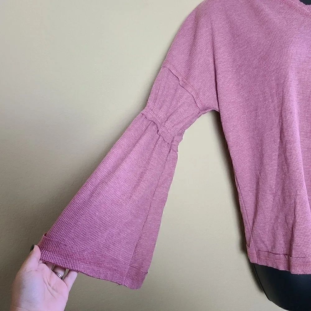 Baea Flare Sleeve Top   - Picture 3 of 7